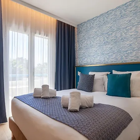 Ξενοδοχείο La Piscine 4*