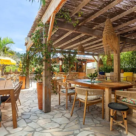 La Piscine Le Lavandou