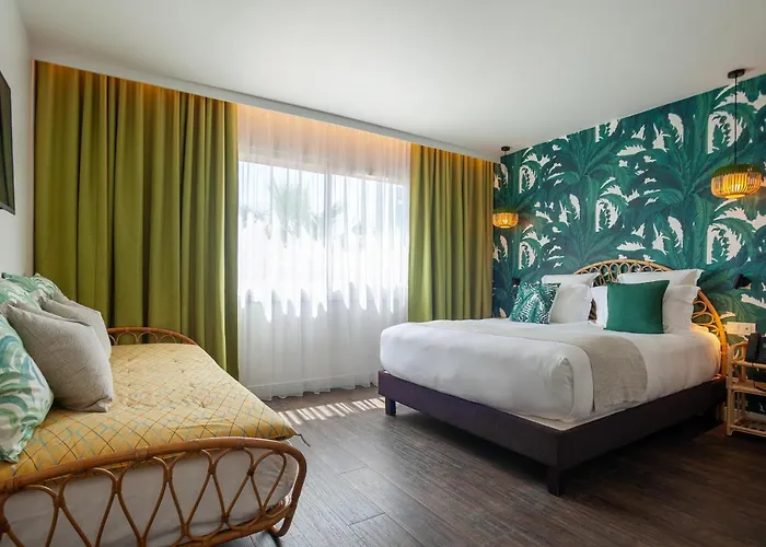 Hotel La Piscine Le Lavandou