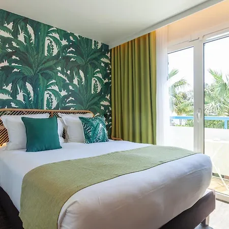 Hotel La Piscine 4*
