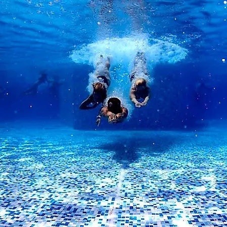 Hotel La Piscine 4*