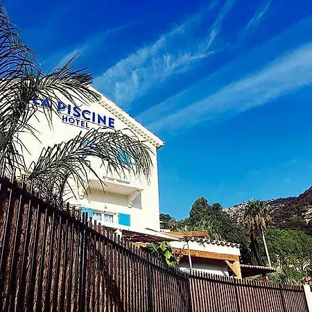 La Piscine Hotel