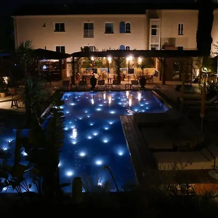 Ξενοδοχείο La Piscine 4*