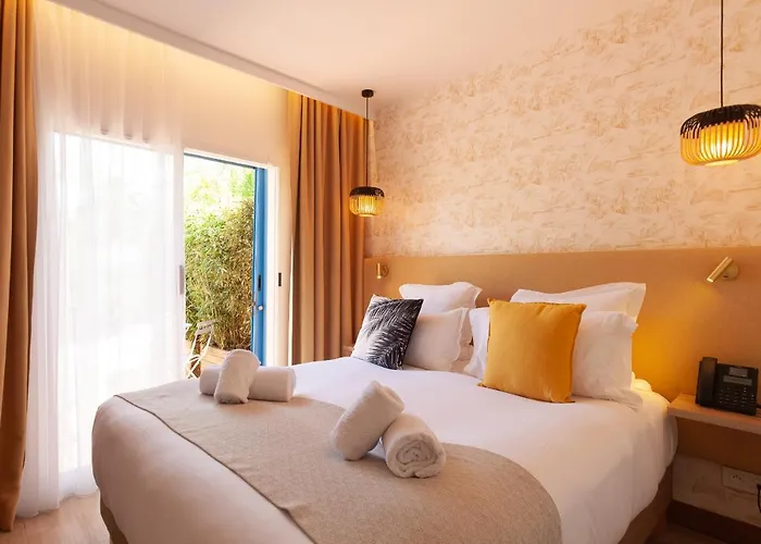 La Piscine 4* 勒拉旺杜