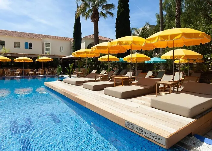 Ξενοδοχείο La Piscine 4*