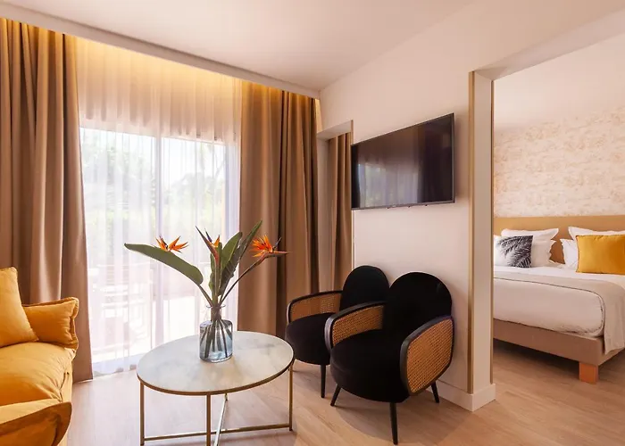 La Piscine Ξενοδοχείο Le Lavandou