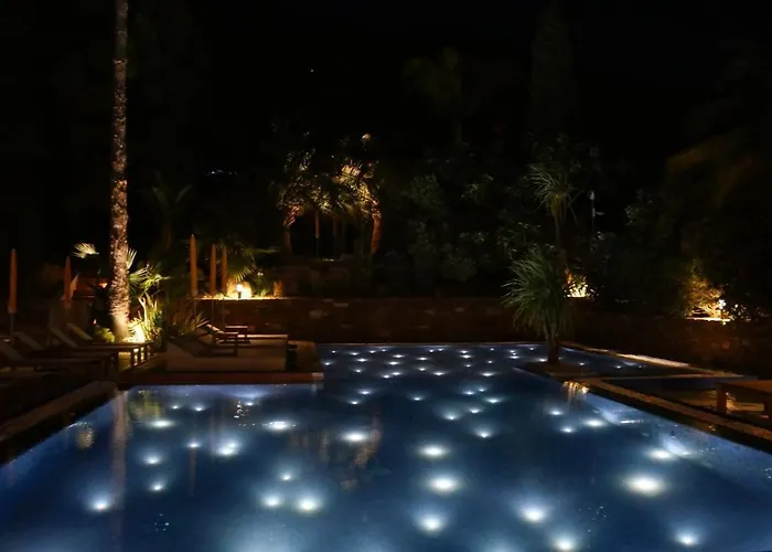 Ξενοδοχείο La Piscine 4*