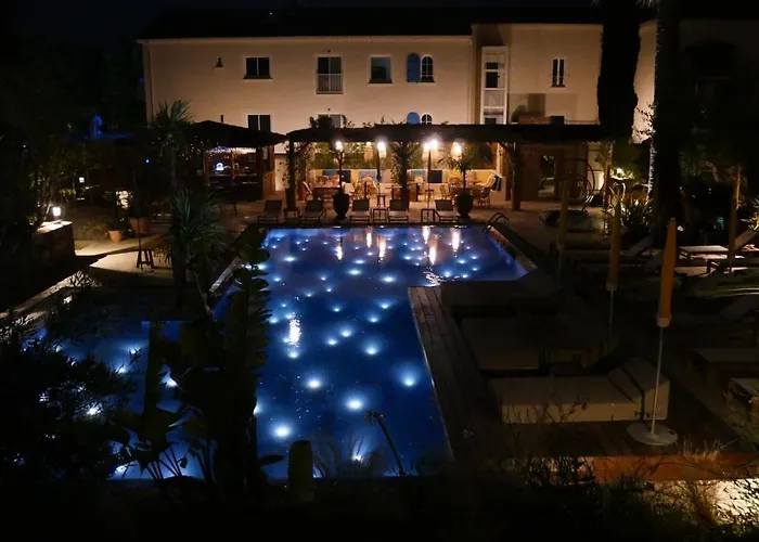 酒店 La Piscine 4*